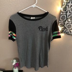 Pink T-shirt in gray (small)